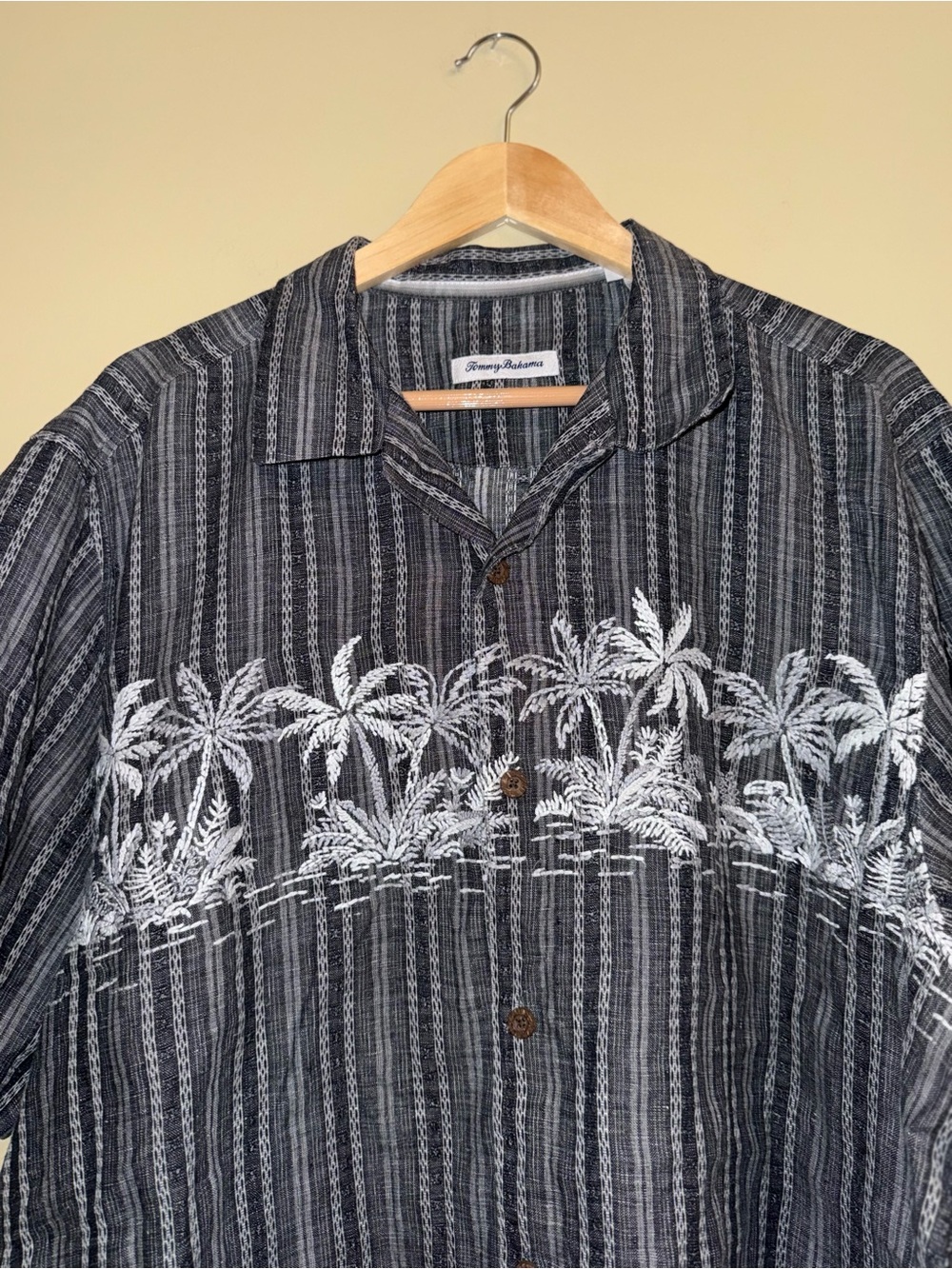 Tommy Bahama Men’s Linen Cotton Grey White Palm Tree Button Up XL Travel Resort - Picture 2 of 11